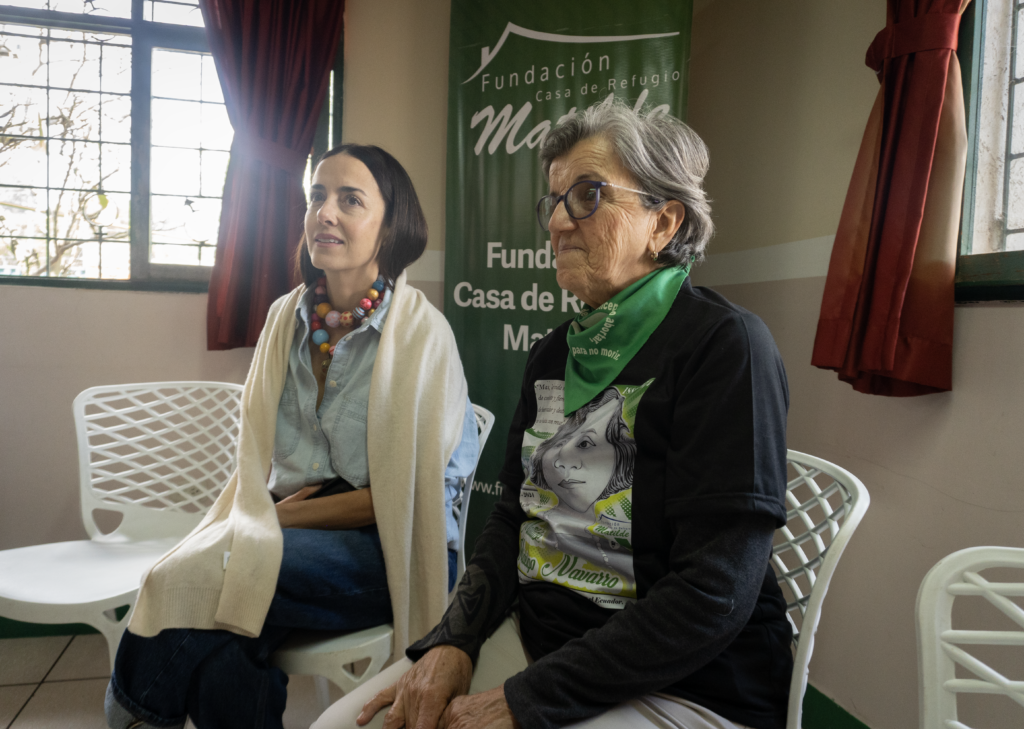 Mostrar que Cecilia Suárez, represenatnte de la Iniciativa Spotlight y vocera del secretario general de las NAciones Unidas estuvo en la Fundación Casa de Refugio Matilde. 